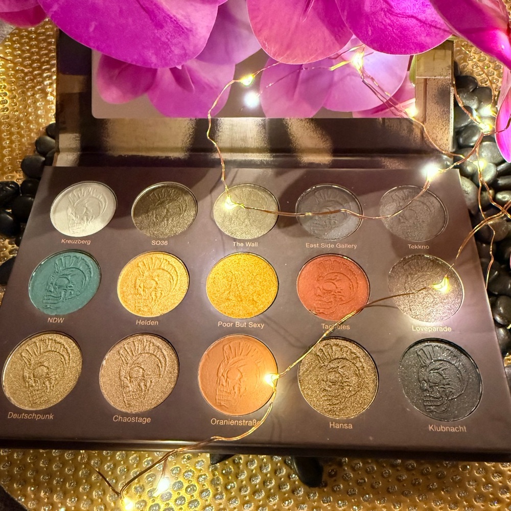 Nomad Cosmetics Limited Ed $44 MSRP Berlin Underground Eyeshadow Palette NIB